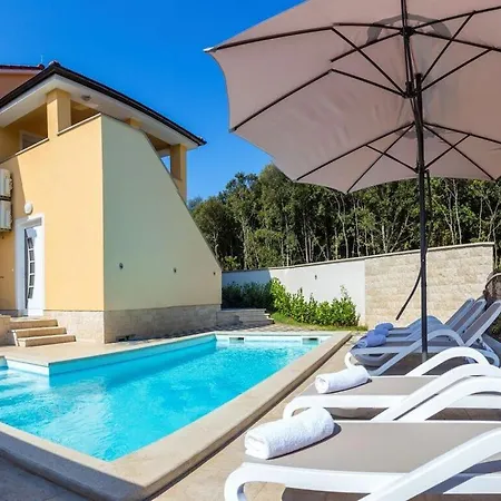 Holiday home Comfortable Banjole
